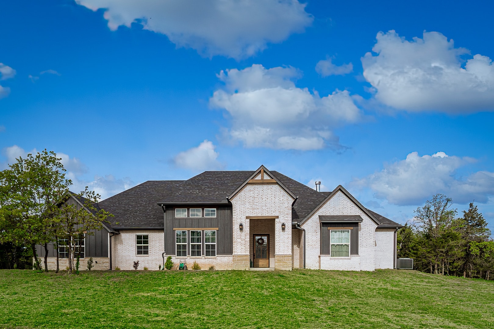 Front exterior view of the listing at. 13151 Broken Arrow in Indian Ridge, Arcadia OK